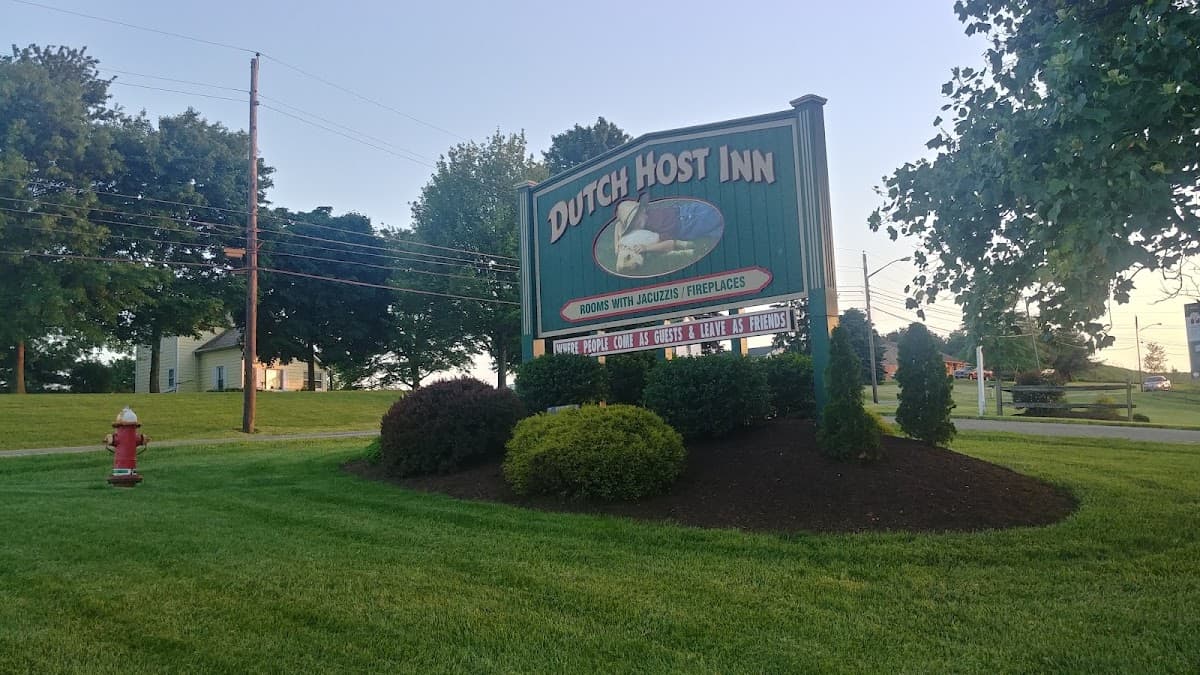 Dutch Host Inn, Hotel in Sugarcreek Police Dept