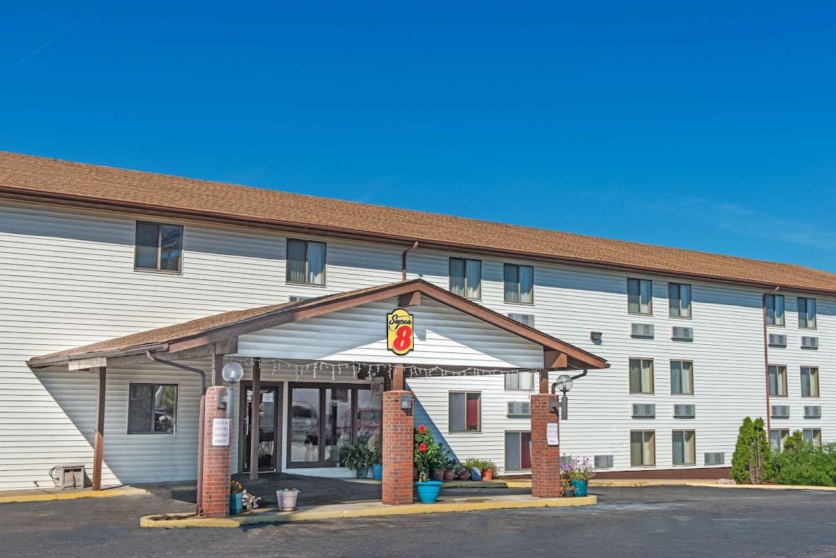Super 8 by Wyndham Sullivan, Hotel in Sullivan