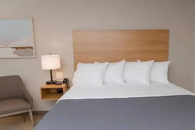 LivAway Suites Surprise, AZ, Hotel in Sun City West