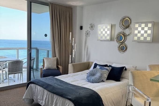 Ocean-view Condo Hotel Marenas Resort near Aventura Mall., Resort in Sunny Isles Beach