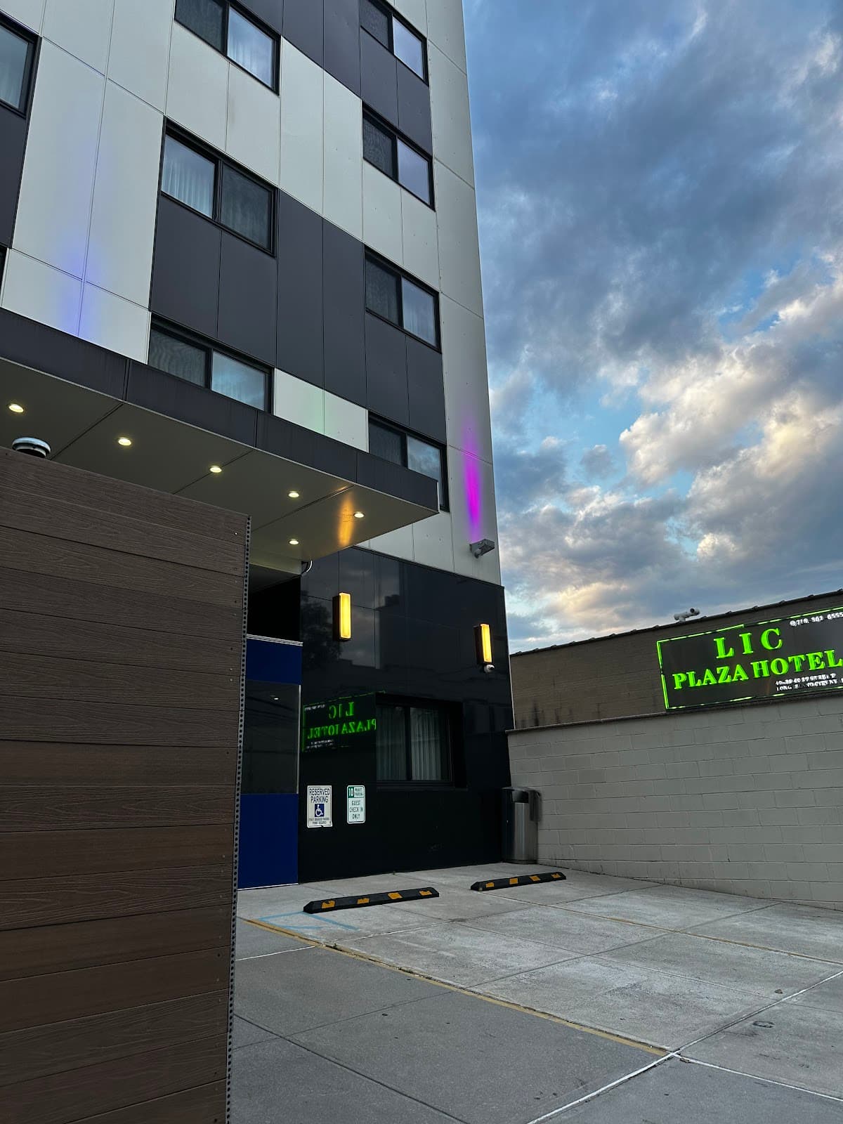 Lic Plaza hotel, Hotel in Long Island City