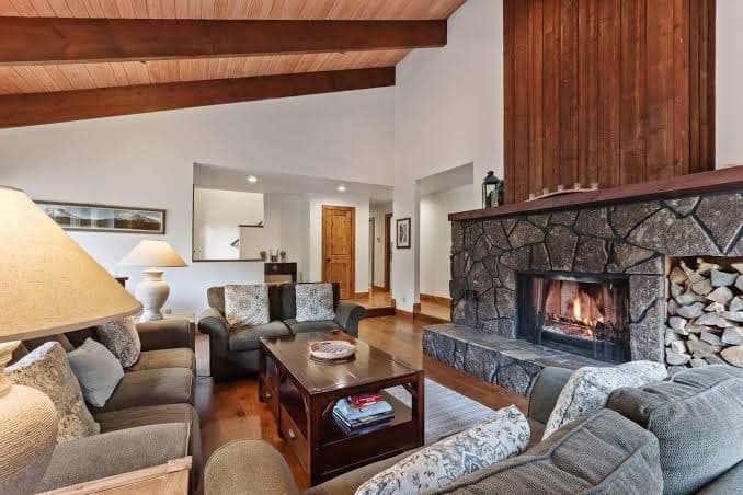 Classic Sunriver Lodge - 12 SHARC passes included, Lodge in Sunriver