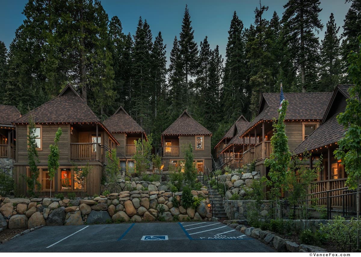 Cedar Crest Cottages, Holiday Home in Tahoma