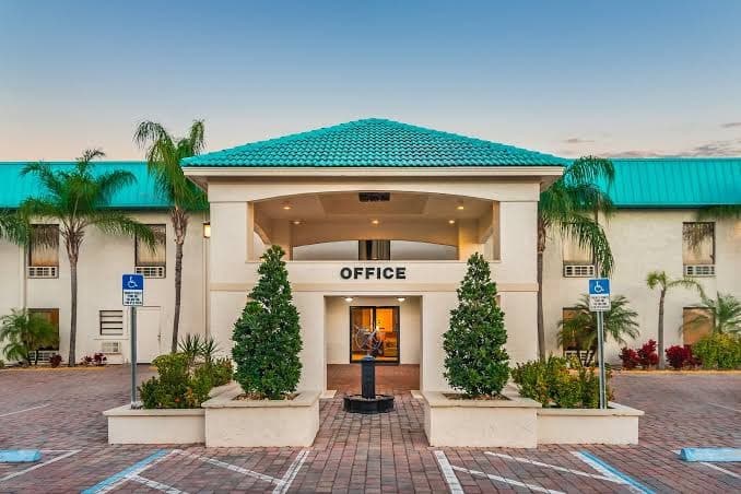 Lakeshore Resort & Marina, Hotel in Taylor Creek