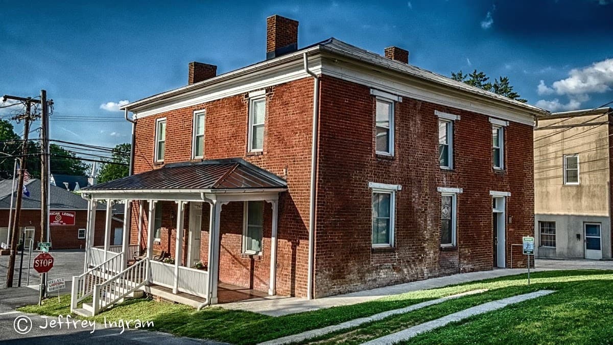 The Old Jail LLC, Bed & Breakfast in Tazewell