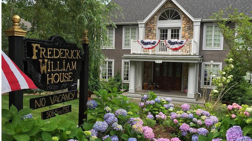 Frederick William House, Hotel in Teaticket