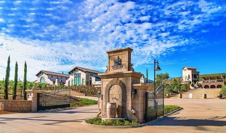 Europa Village Wineries & Resort, Hotel in Temecula