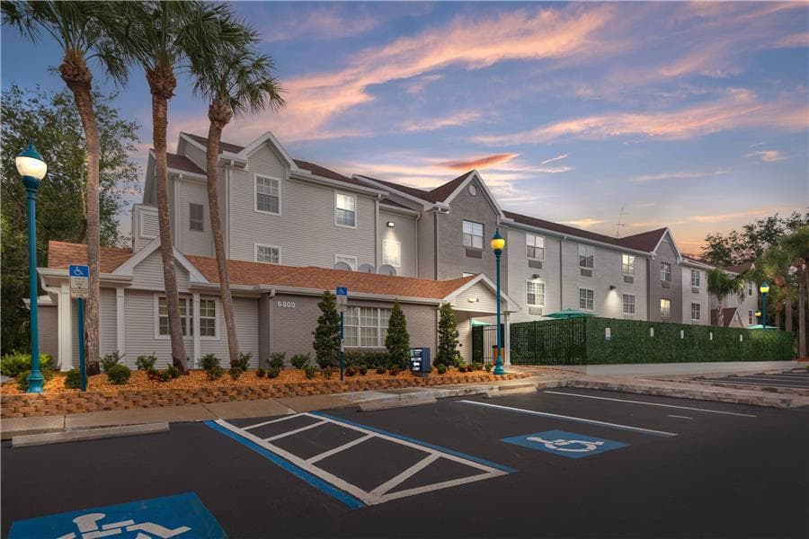 MainStay Suites Tampa Moffitt-USF, Aparthotel in Temple Terrace