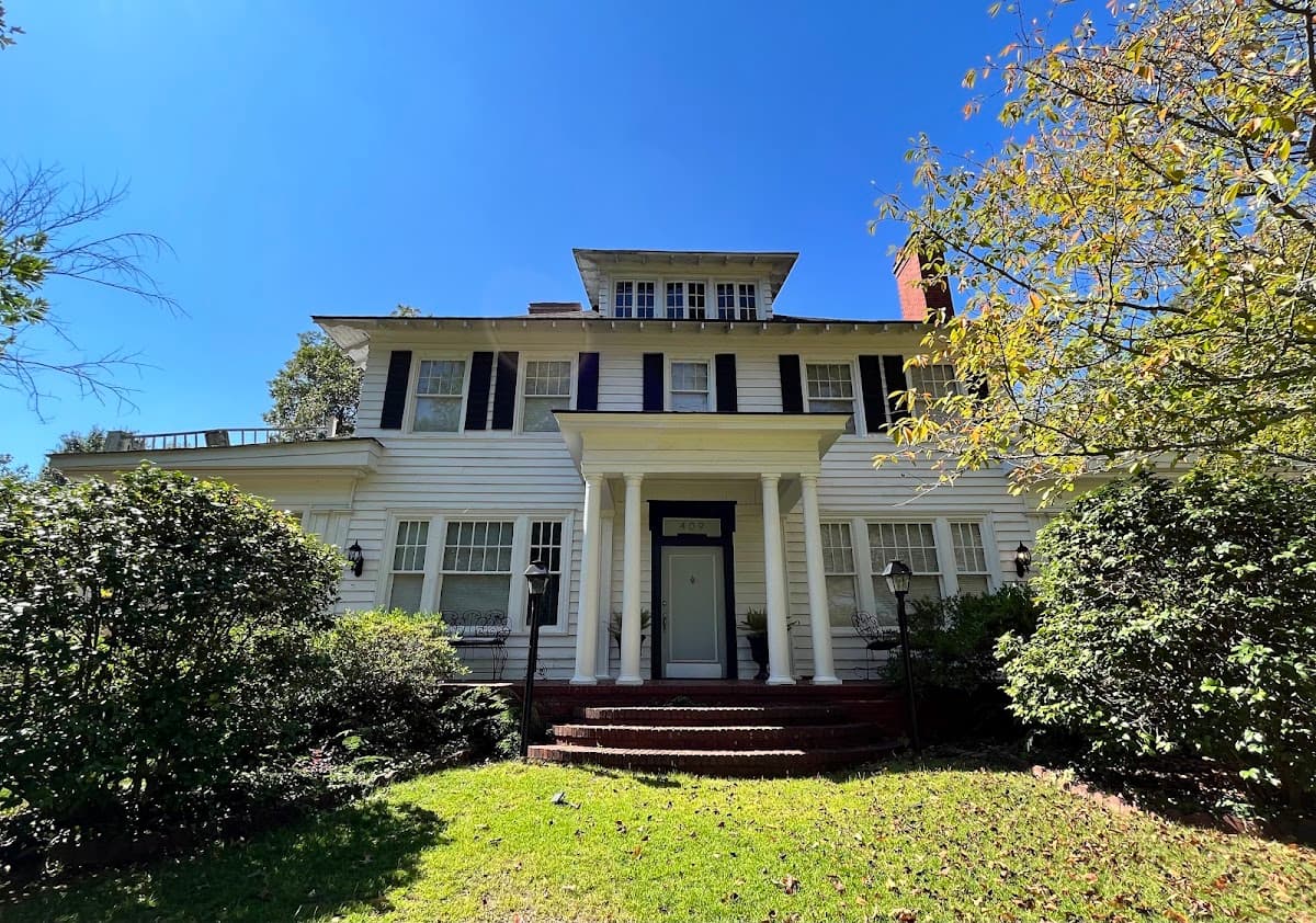 Annie's Guest House w/Two Room Lounge, Hotel in Thomaston