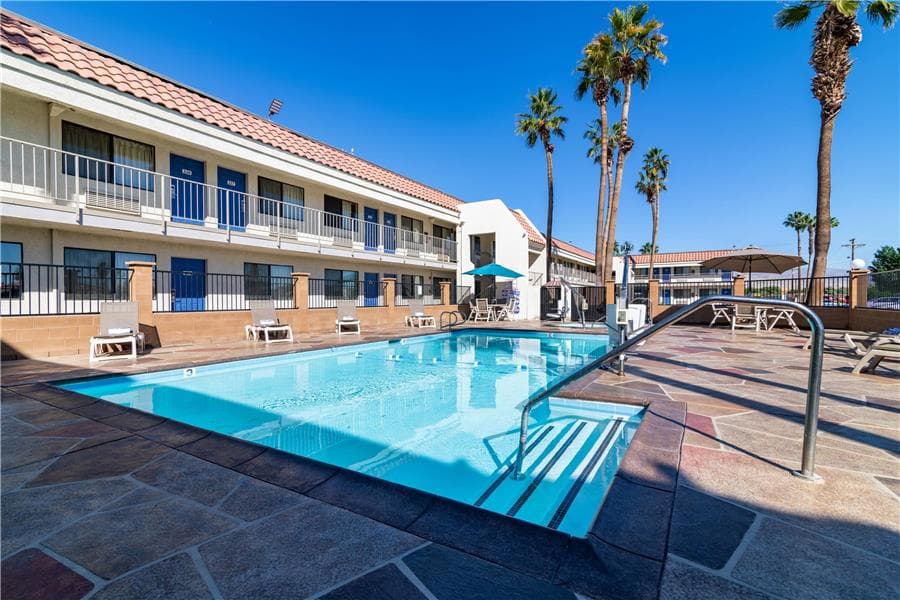 Rodeway Inn & Suites Rancho Mirage - Palm Desert Area, Hotel in Thousand Palms
