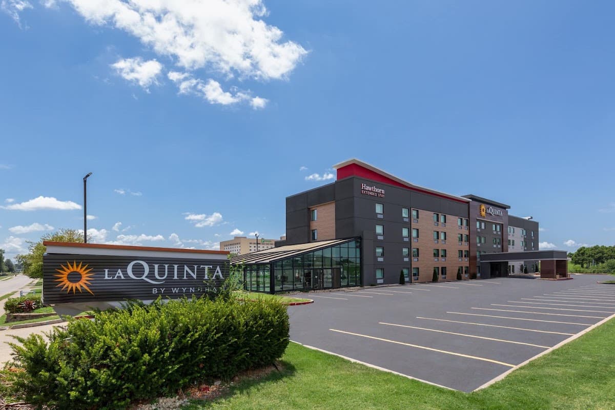 La Quinta Inn & Suites by Wyndham Springdale, Hotel in Tontitown