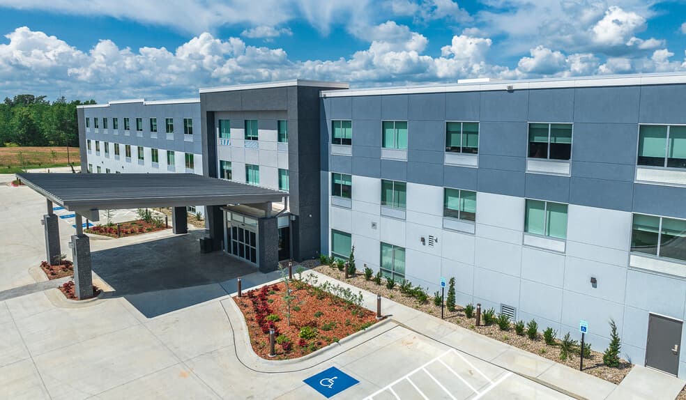 Holiday Inn Express & Suites Springdale Fayetteville Area, an IHG Hotel, Hotel in Johnson