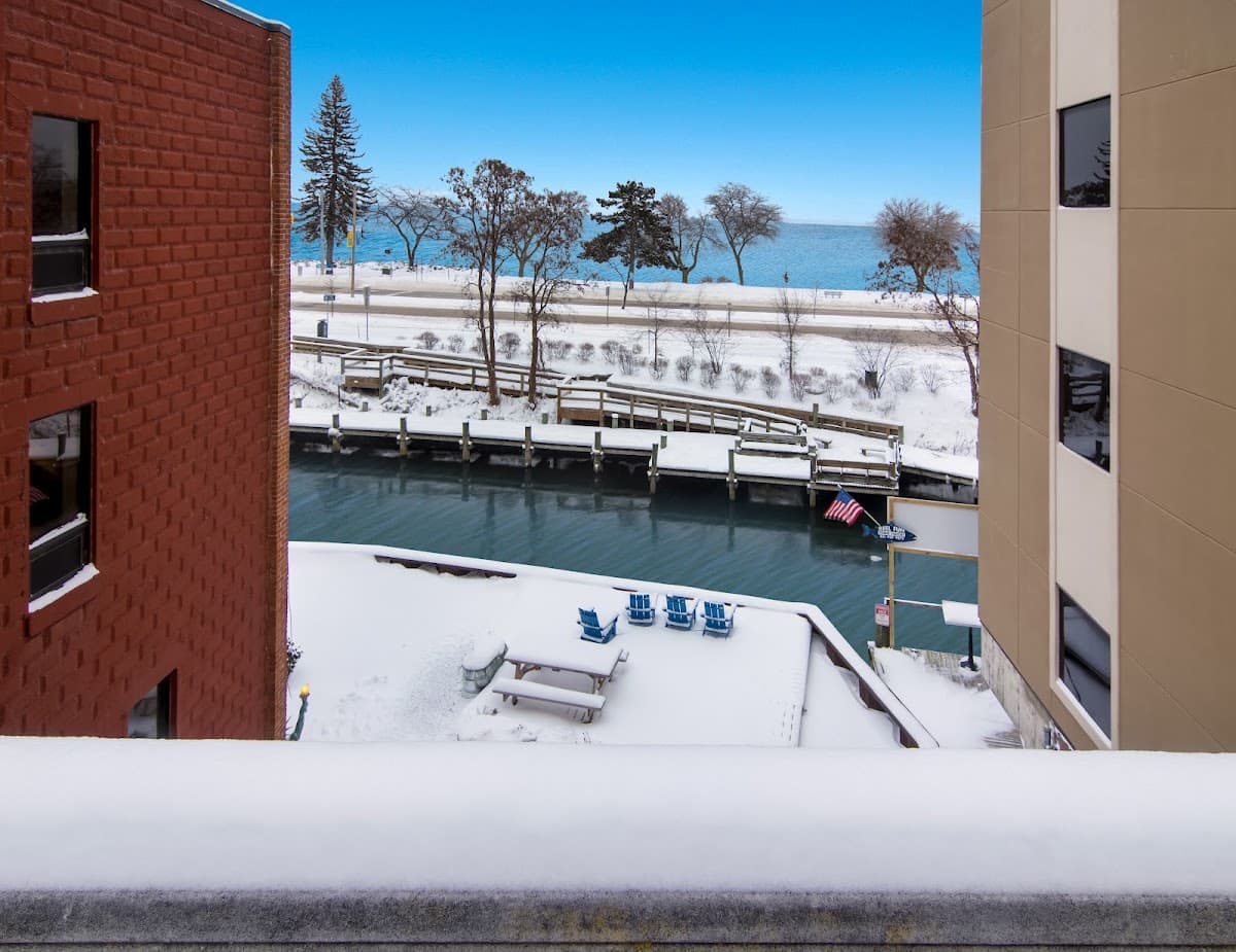 Front St River Suites, Hotel in Traverse City