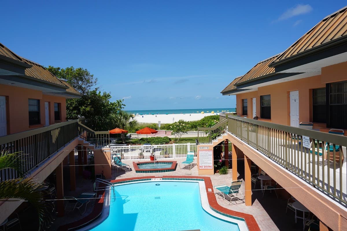 Treasure Shores Beach Club, Resort in Treasure Island