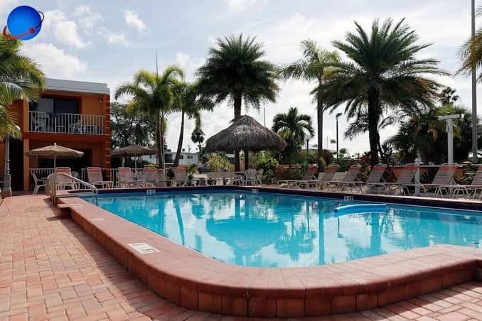 Satellite Motel - Pirate's Cove 108, Motel in Treasure Island