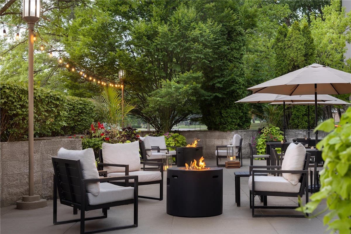Embassy Suites by Hilton Detroit Troy Auburn Hills, Hotel in Troy