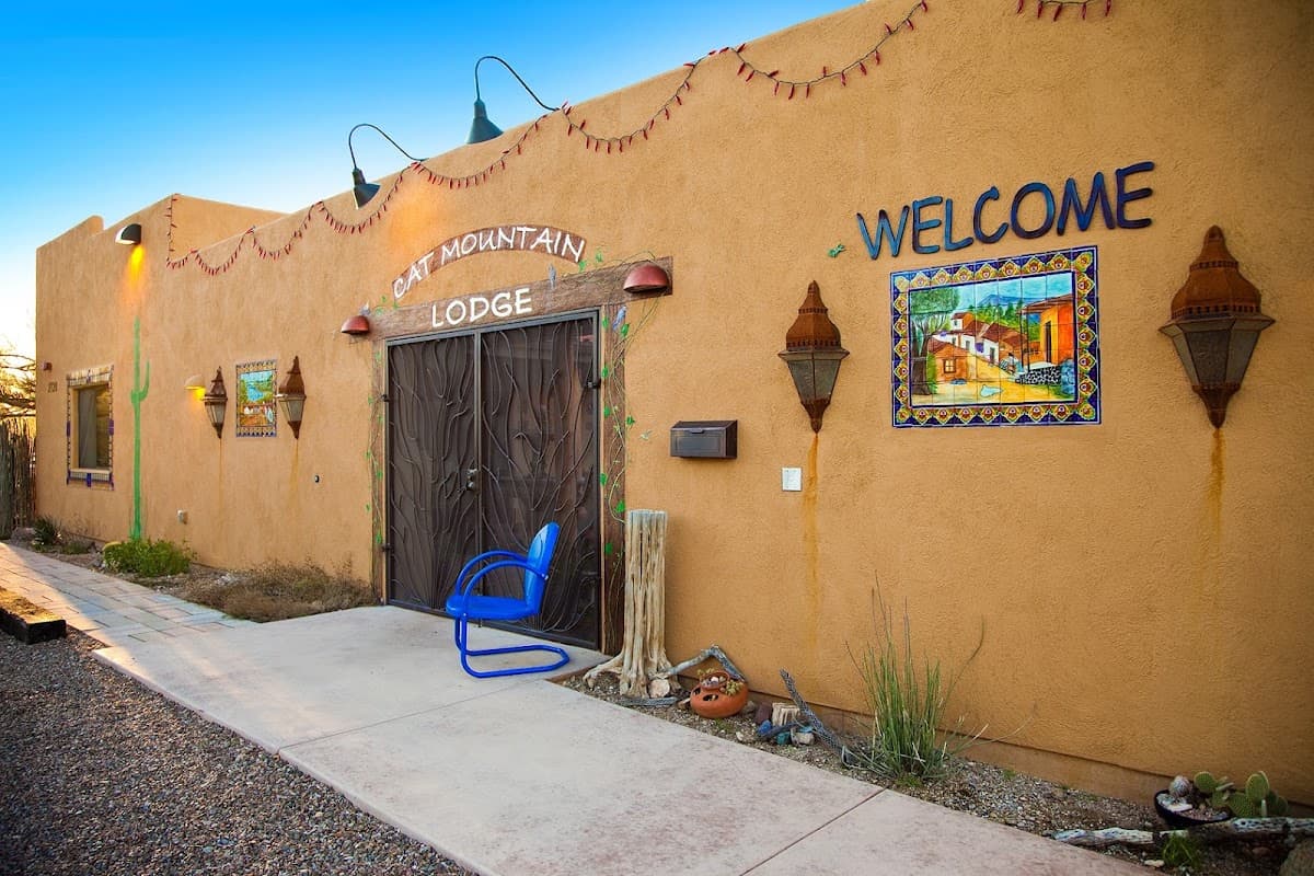 Cat Mountain Lodge, Lodge in Tucson Estates