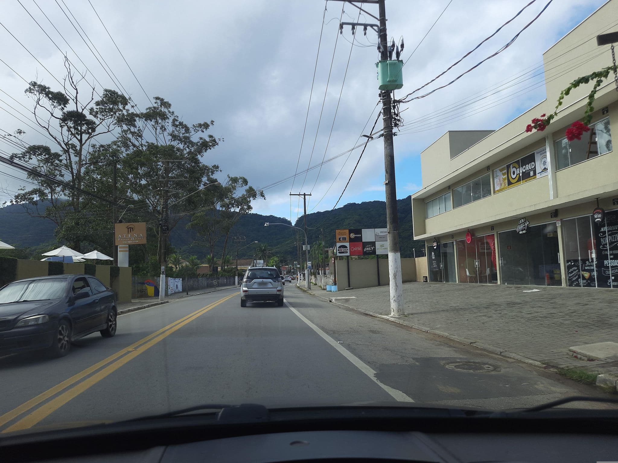 Street view near Pousada DiMari, Ilhabela — © alemenezes (CC BY-SA · Mapillary)