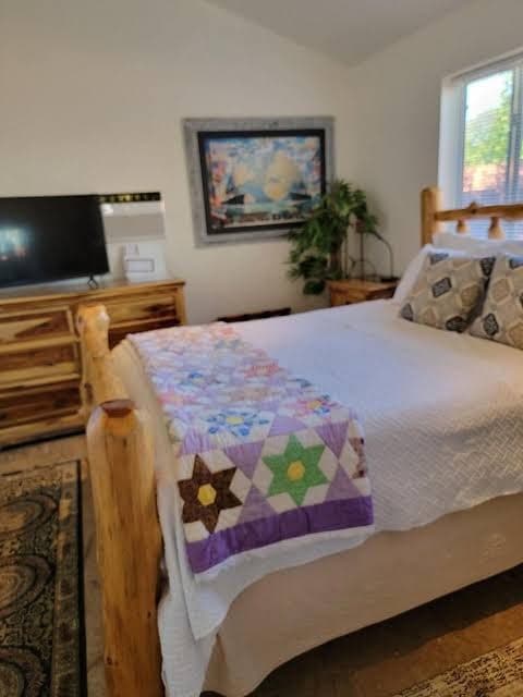 Arizona Guesthouse Midtown w private patio & yard, Holiday Home in Tucson