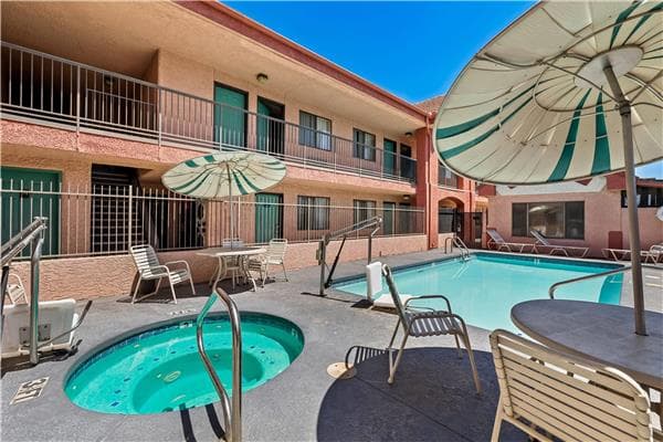 Days Inn by Wyndham Tucson Airport, Hotel in South Tucson