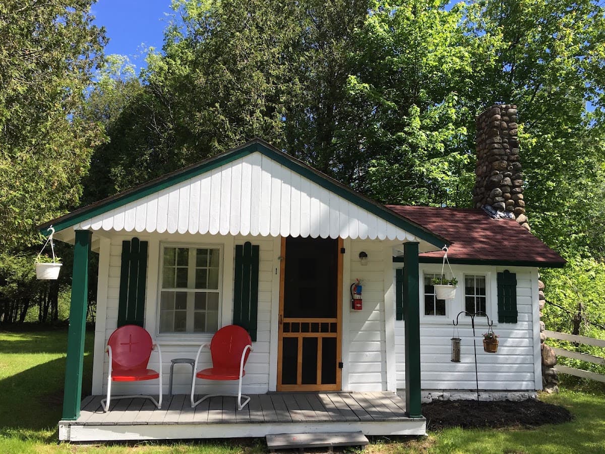 Northwood Cabins, Motel in Tupper Lake
