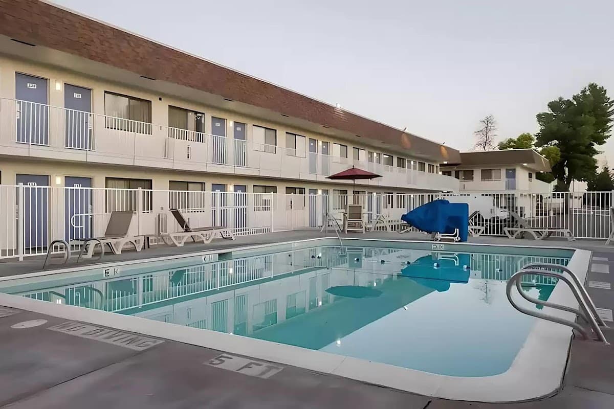 Super 8 by Wyndham Turlock, Hotel in Turlock