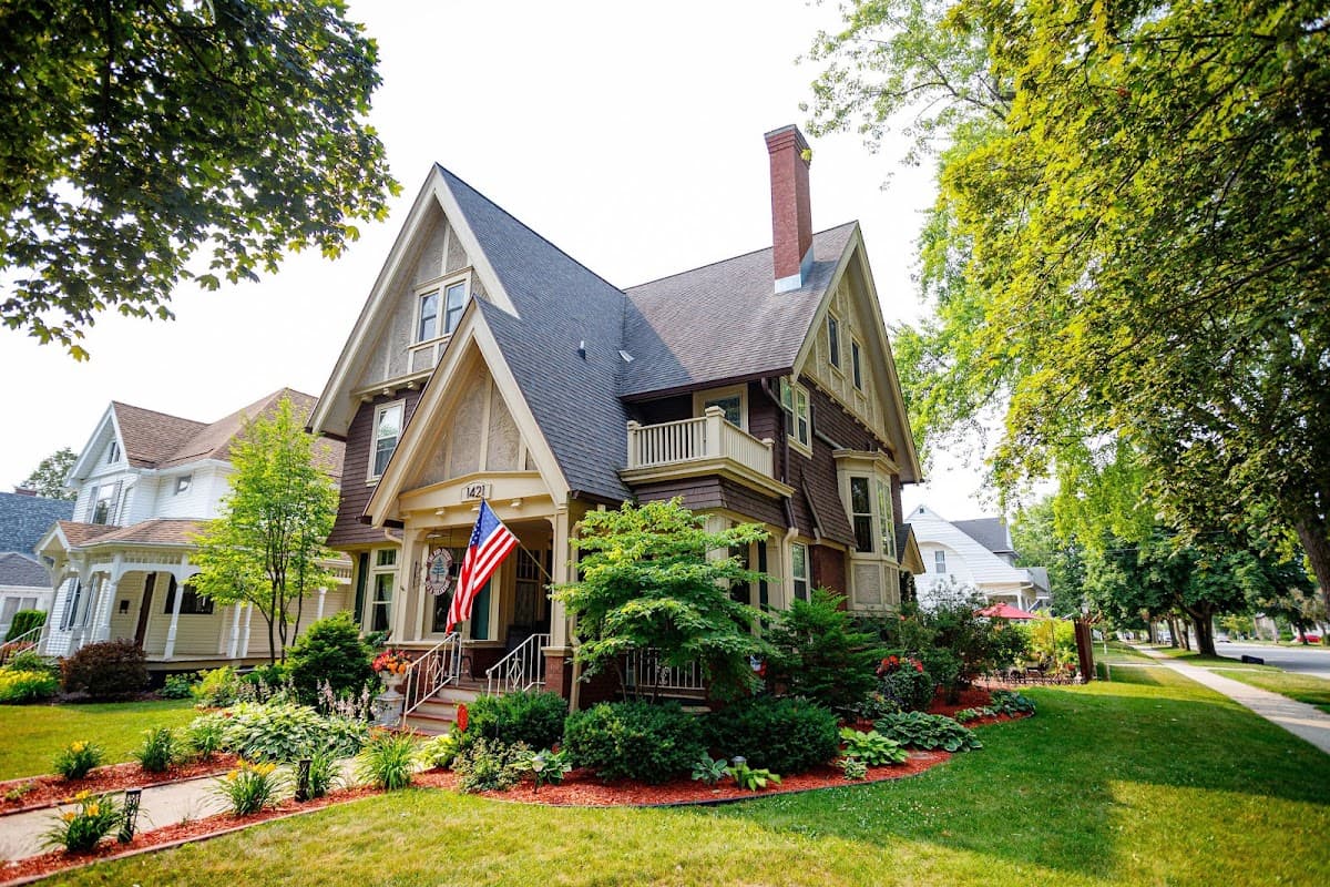Red Forest Bed & Breakfast, Bed & Breakfast in Two Rivers