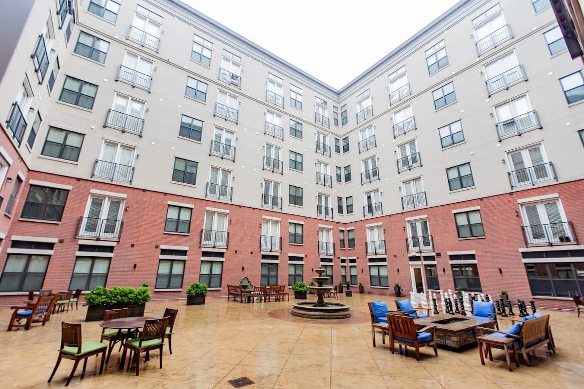 Central West End St. Louis, Hotel in University City