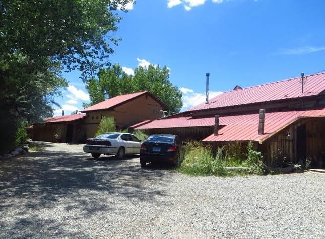 Silver River Adobe Inn, Bed & Breakfast in Farmington