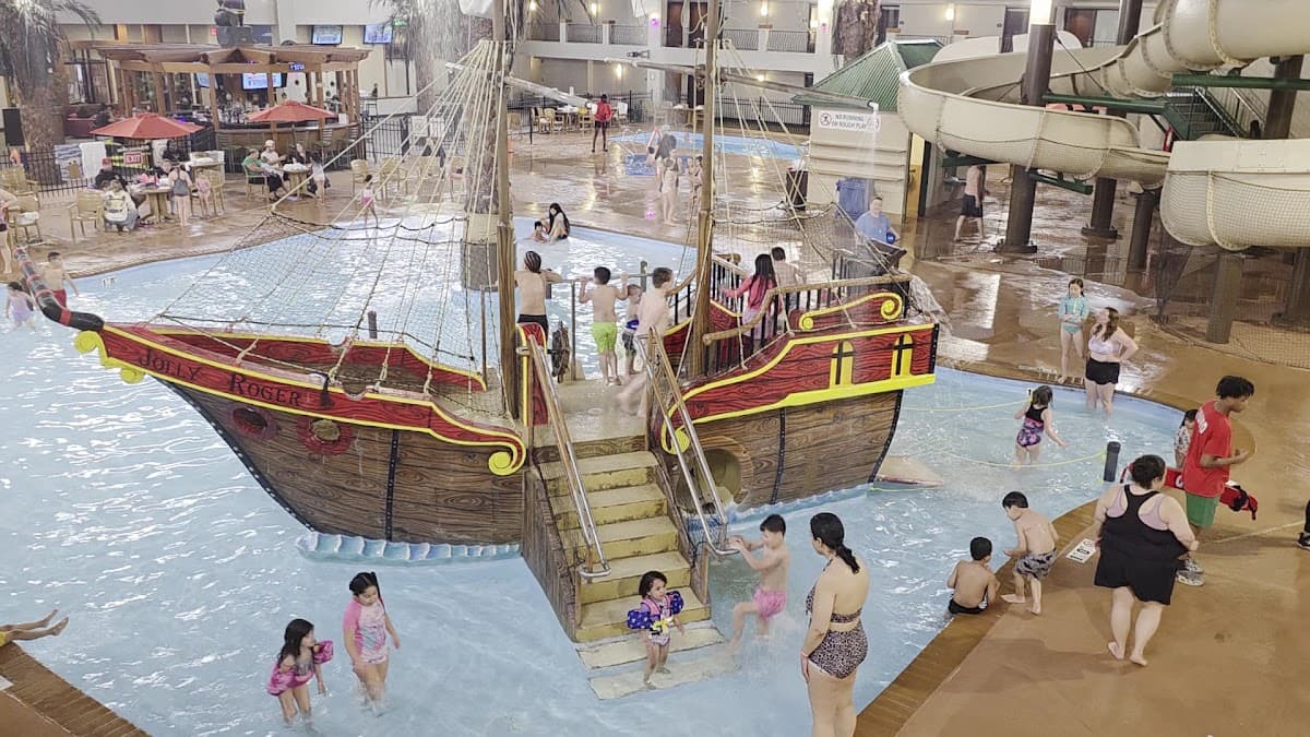 Indoor Waterpark Resort, Hotel in Urbandale
