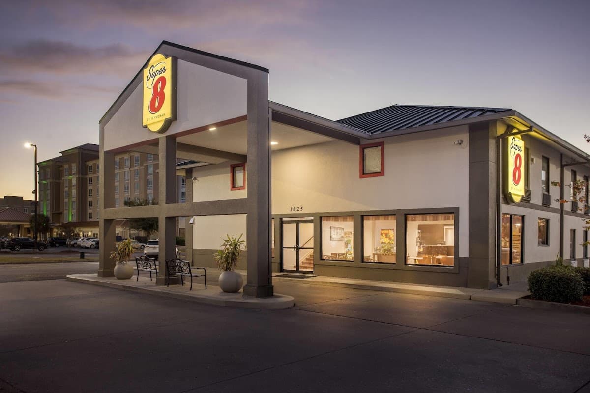 Super 8 by Wyndham Valdosta GA I-75, Hotel in Remerton