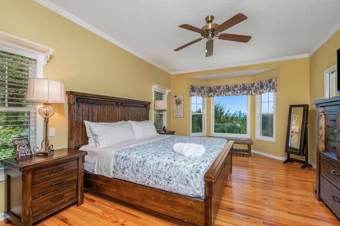 Wildwood Mountain LodgeScenic View-Luxury Living Near Asheville/Hendersonville, Hotel in Laurel Park