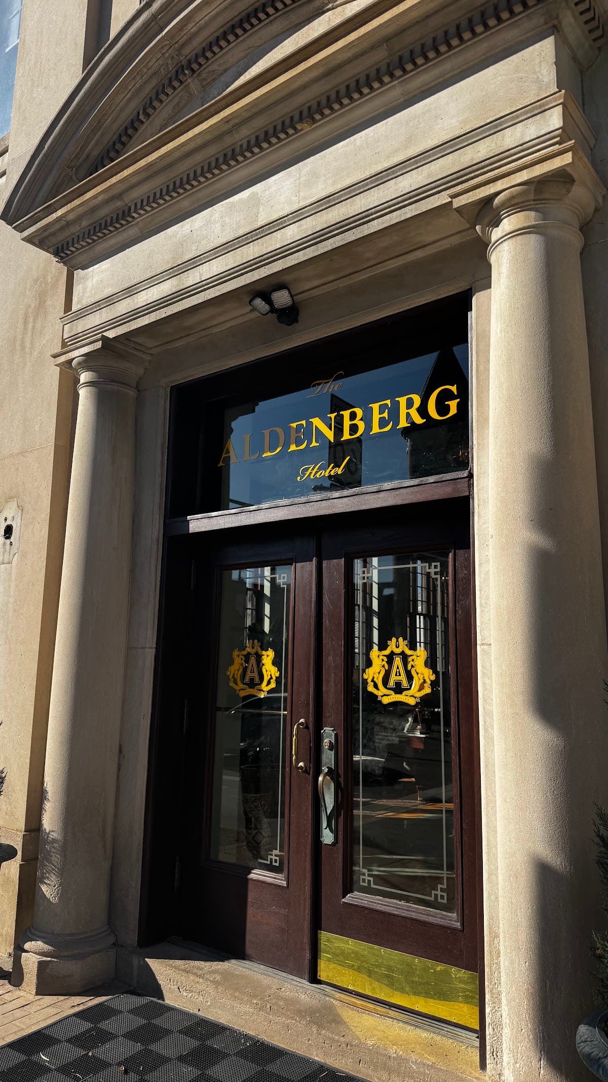 The Aldenberg Hotel, Hotel in Versailles