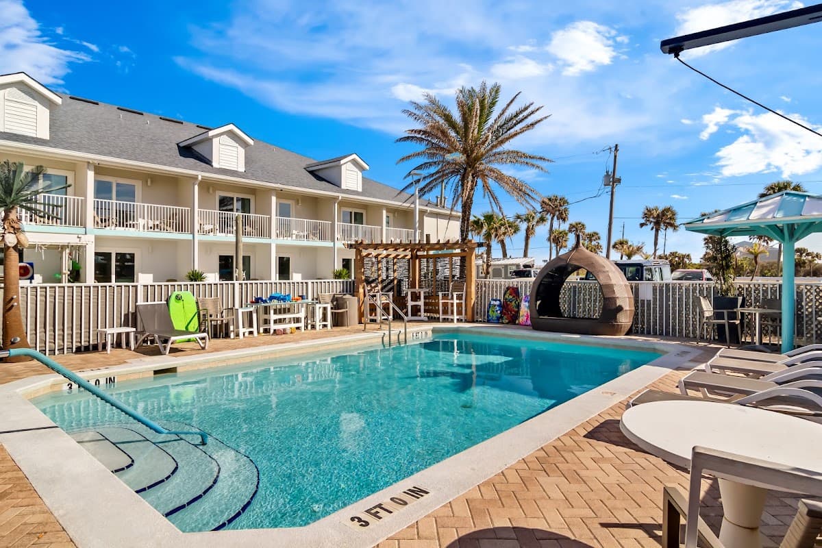 OCEAN SANDS BEACH BOUTIQUE INN - 1 ACRE PRIVATE BEACH, Hotel in Villano Beach