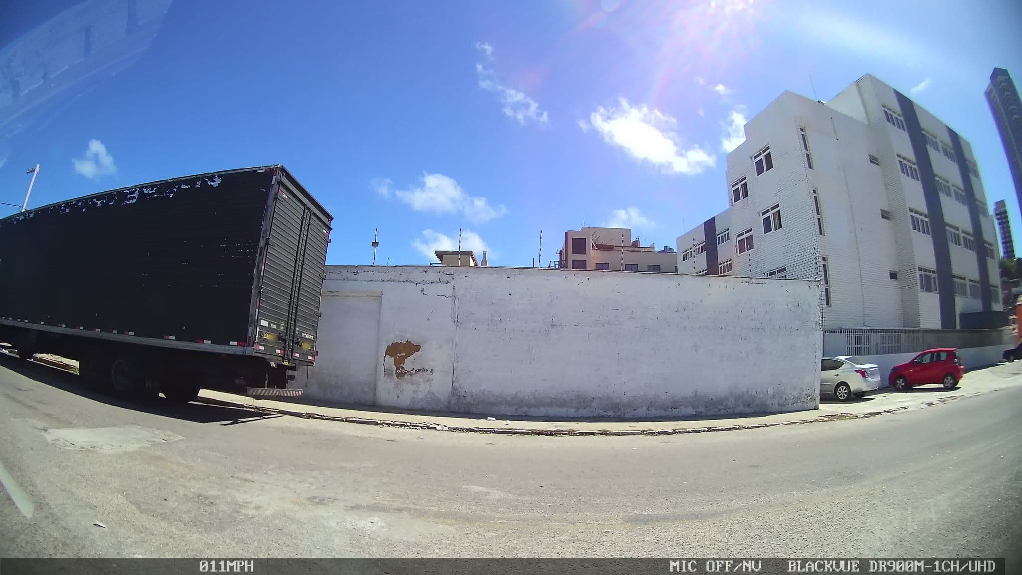 Street view near Yak Beach Hotel Natal, Natal — © kaart_4 (CC BY-SA · Mapillary)
