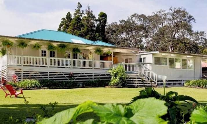 Aloha Junction Bed and Breakfast, Hotel in Volcano