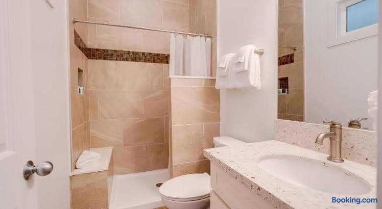 Unit 17 Waena Inn - Maui Private Suite - Entire Place, Hotel in Wailuku