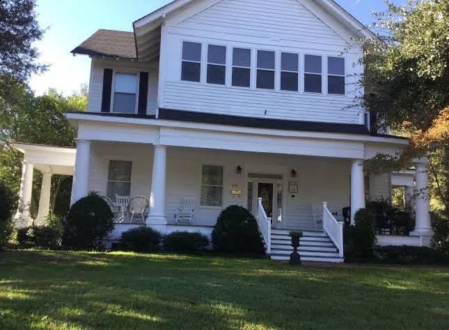 Old Academy Bed & Breakfast, Bed & Breakfast in Walterboro