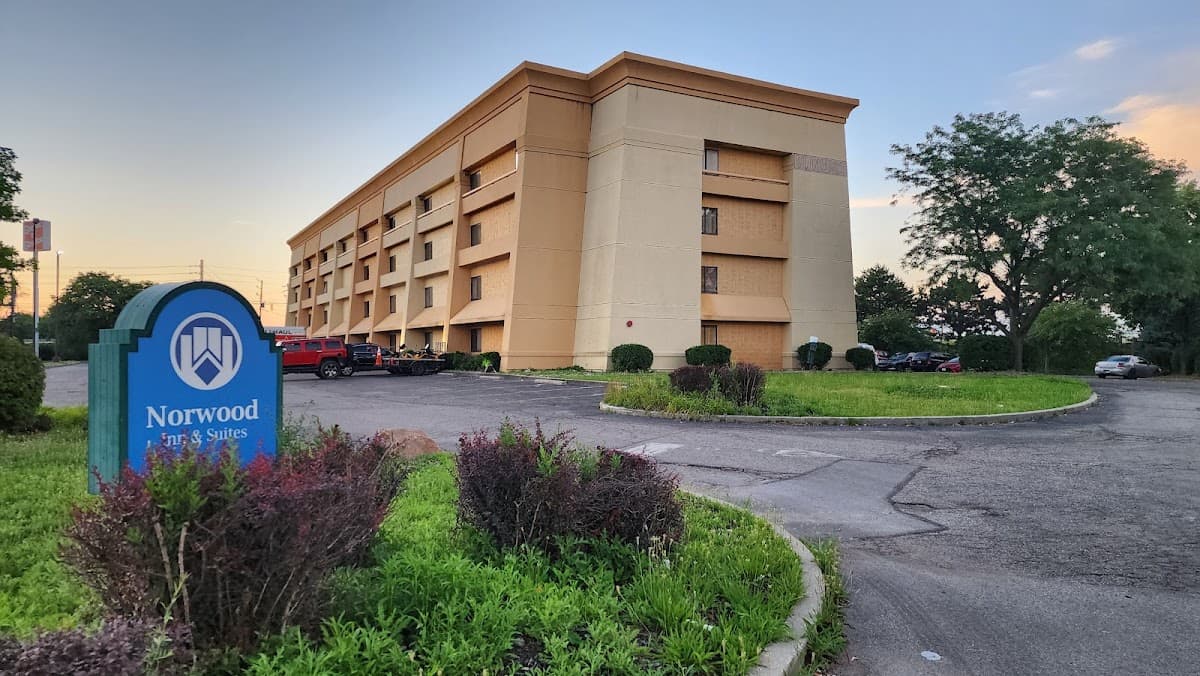 Norwood Inn Statefare Grounds, Hotel in Warren Park