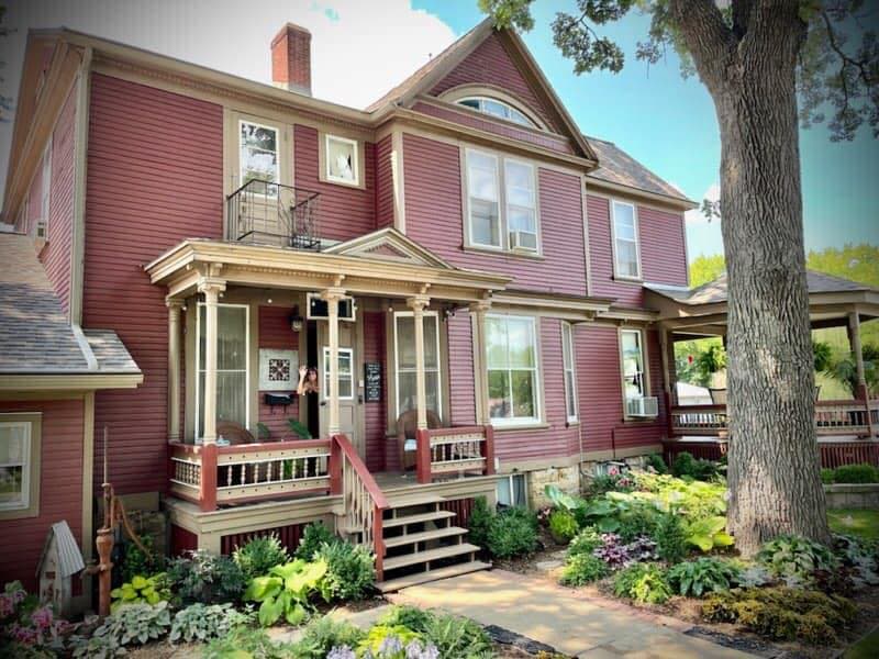 Pine Gardens Bed & Breakfast, Hotel in Waseca