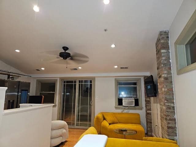 Dc Play House Bed and Breakfast - Double Room with Balcony, Bed & Breakfast in Adams Morgan