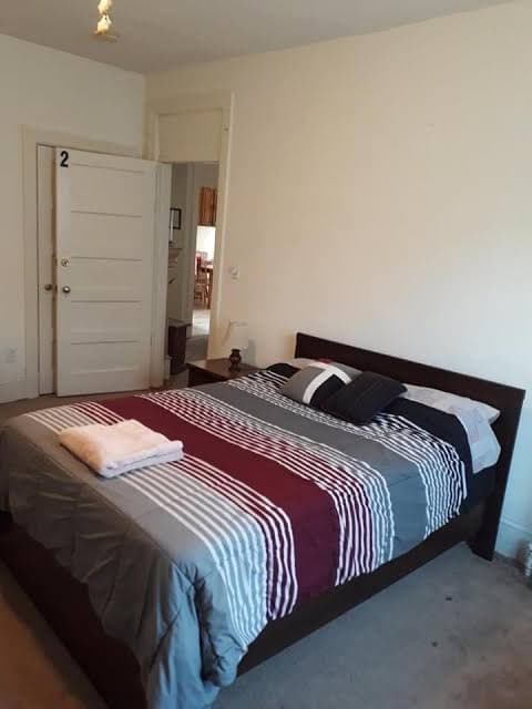 Pleasant Rooming House - Double Room with Shared Bathroom, Hotel in Pleasant Plains