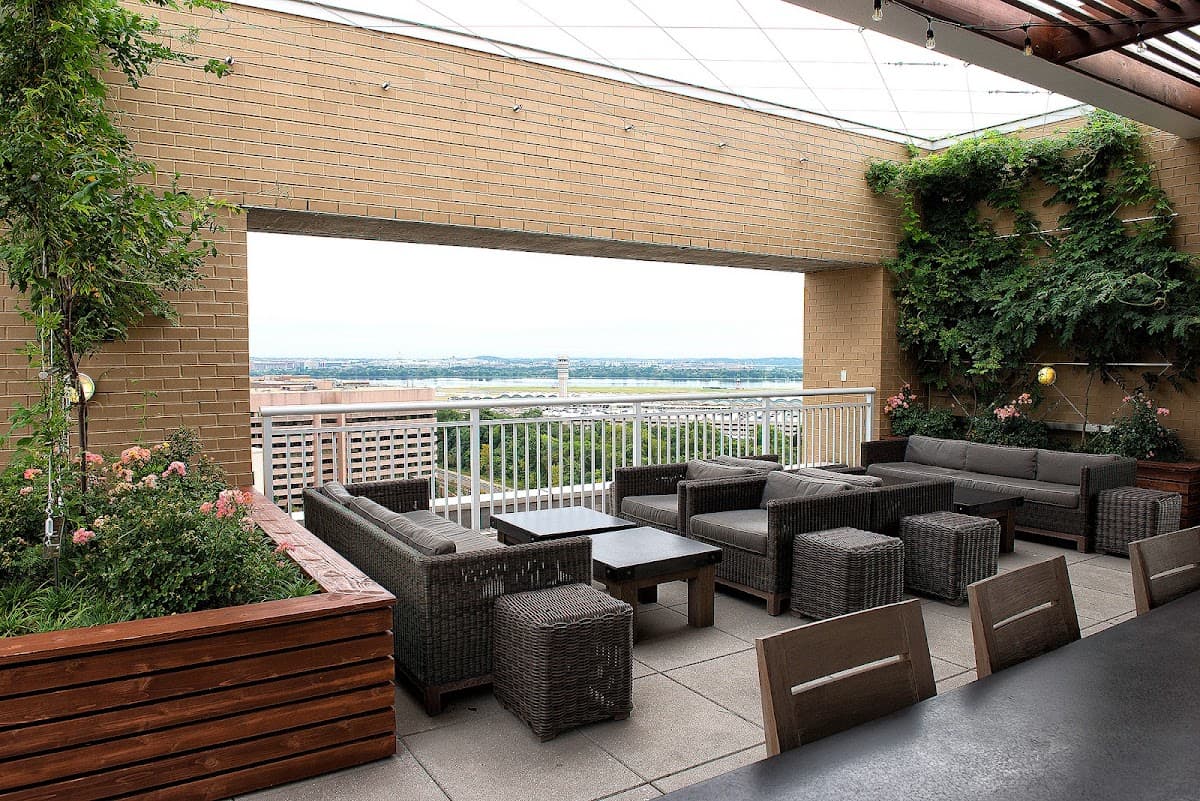 Crystal Quarters Corporate Housing at The Concord, Bed & Breakfast in The Wharf