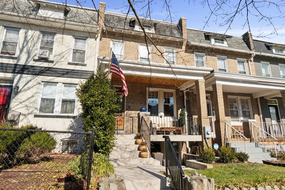 Capitol Hill East and RFK • Free Parking • Metro, Bed & Breakfast in Barracks Row