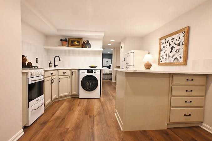 Designer Capitol Hill Guesthouse—Prime Location, Walkable + Free Parking, Guesthouse in Capitol Hill