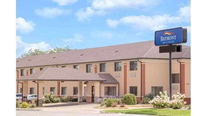 Baymont by Wyndham Waterloo, Hotel in Evansdale