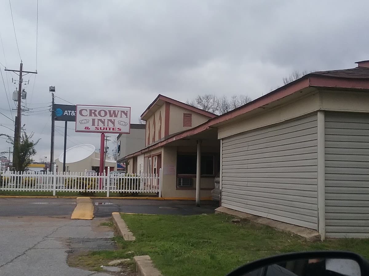 Crown Inn & Suites, Hotel in West Helena