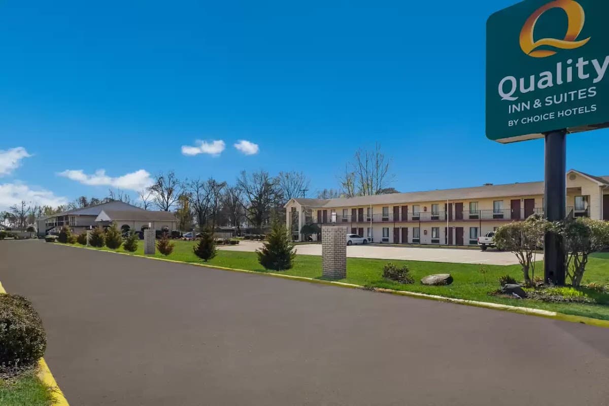 Quality Inn & Suites West Helena, Hotel in West Helena