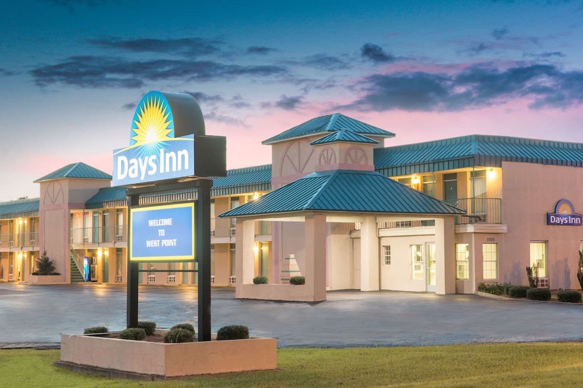 Days Inn by Wyndham West Point, Hotel in West Point