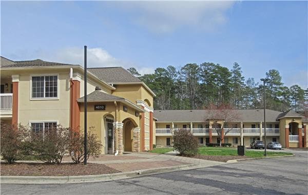 Suburban Studios Raleigh - Crabtree Valley, Aparthotel in West Raleigh